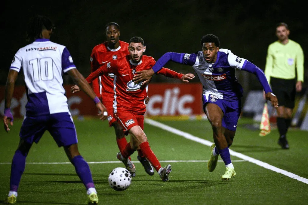 24直播网官网-TA：纽卡冬窗谈到现在一笔引援都没有，也不保证压哨就会有