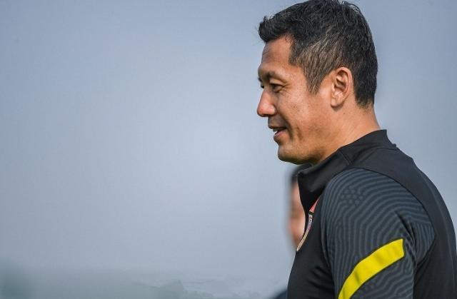 02世界杯23人共7人执教一线队 苏媒赞杨晨好大哥